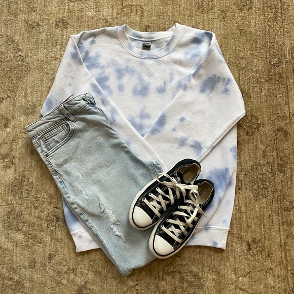 Tie Dyed White Sweatshirt, Size S.  Goldman Heavy Blend - Picture 6 of 8